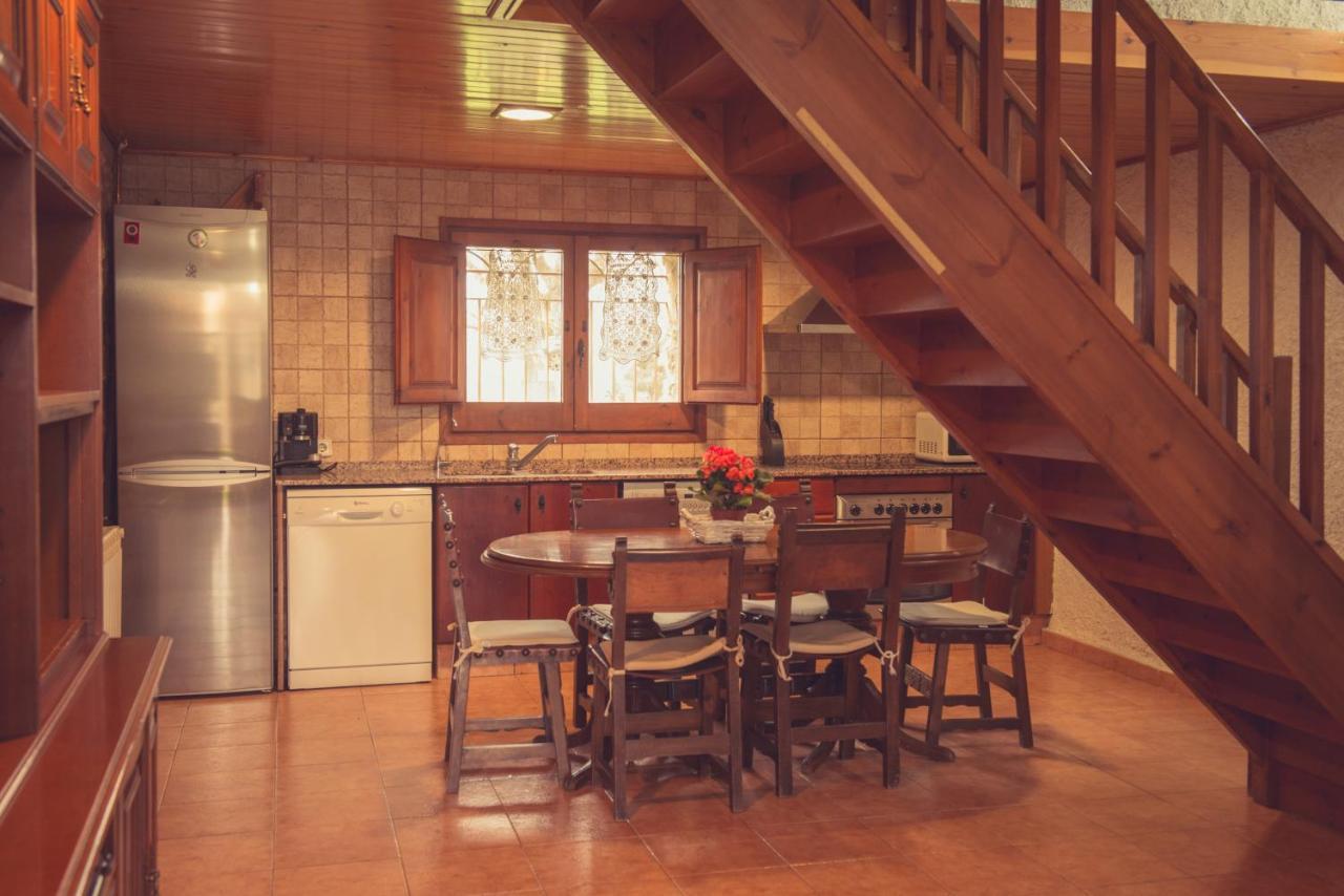 Complex Rural Can Caubet Berga Extérieur photo