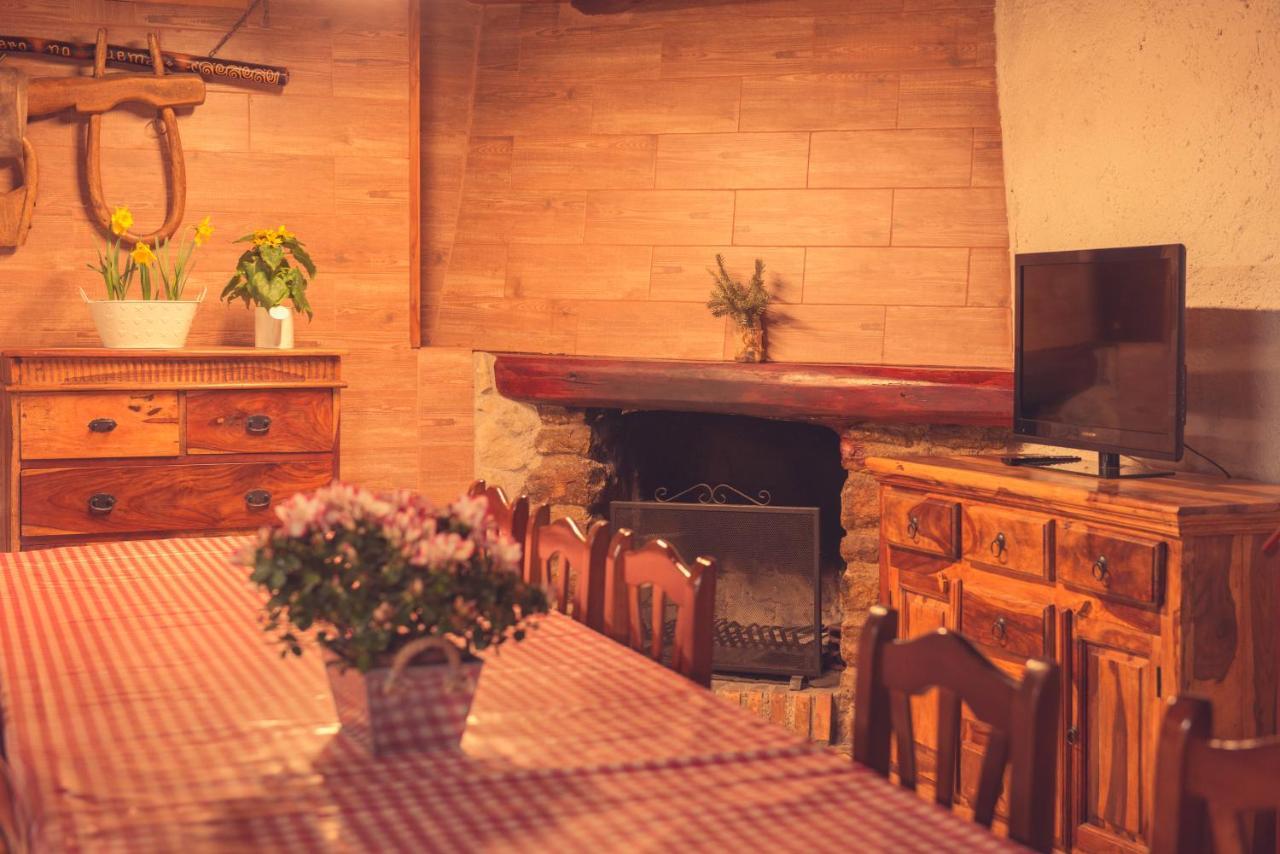 Complex Rural Can Caubet Berga Extérieur photo